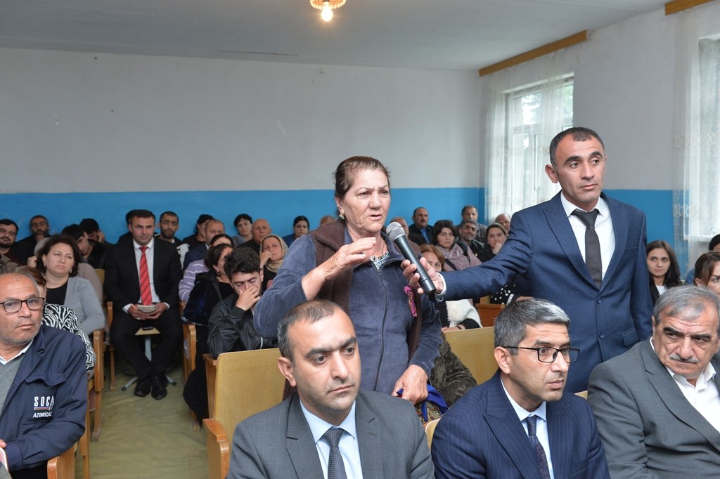 Taleh Qaraşov sakinlərin problemlərini dinlədi - FOTOLAR
