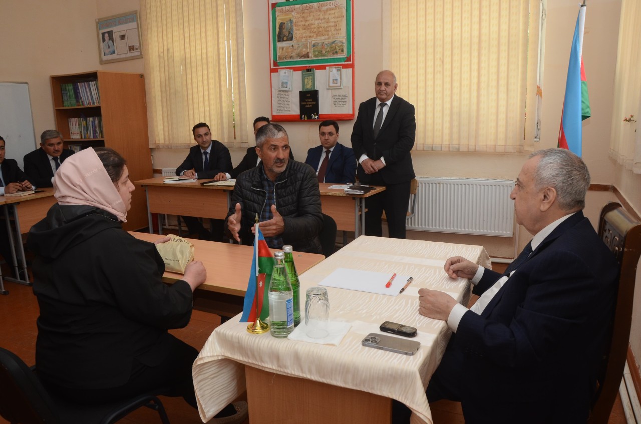 Malik İsaqov rayon sakinləri ilə növbəti səyyar qəbul keçirdi - FOTOLAR