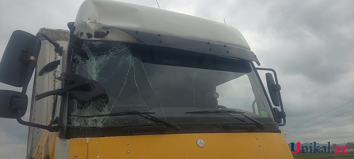 Ağstafada iki yük maşını toqquşdu - FOTOLAR