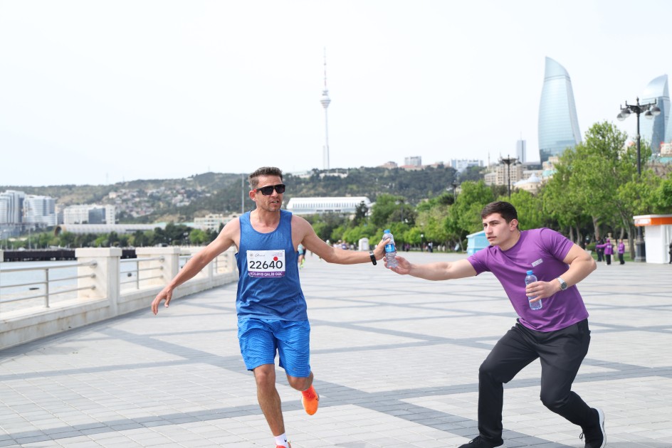 Küləyə qarşı qaçıb qalib oldular - YENİLƏNİB (FOTOLAR)