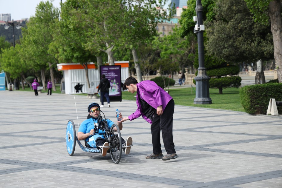 Küləyə qarşı qaçıb qalib oldular - YENİLƏNİB (FOTOLAR)