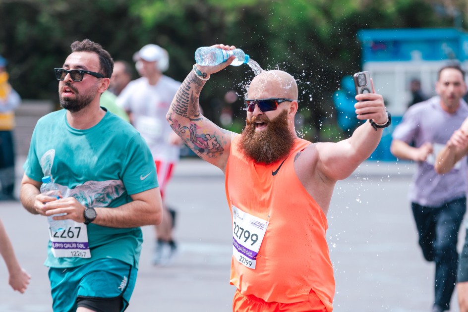 Küləyə qarşı qaçıb qalib oldular - YENİLƏNİB (FOTOLAR)