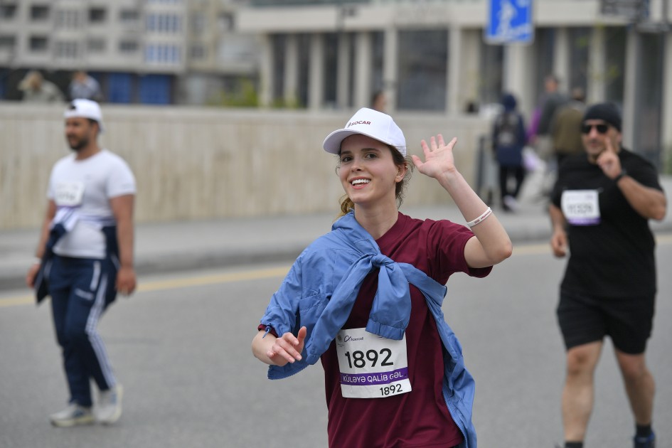 Küləyə qarşı qaçıb qalib oldular - YENİLƏNİB (FOTOLAR)