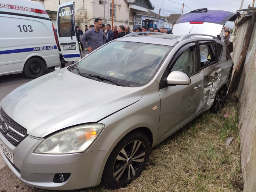 Xaçmazda "VAZ"la "Kia" toqquşdu - Xəsarət alanlar var (FOTOLAR)