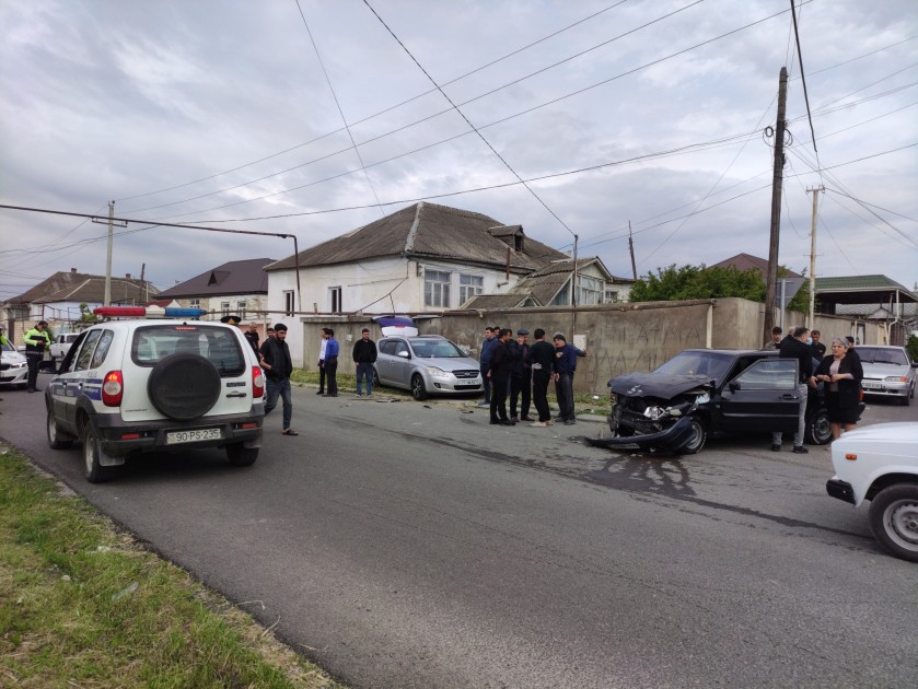 Xaçmazda "VAZ"la "Kia" toqquşdu - Xəsarət alanlar var (FOTOLAR)