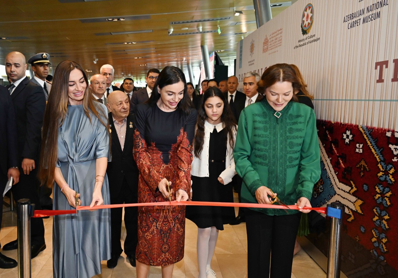 Leyla və Arzu Əliyevalar “Rabat xalça sənəti” sərgisində - FOTOLAR