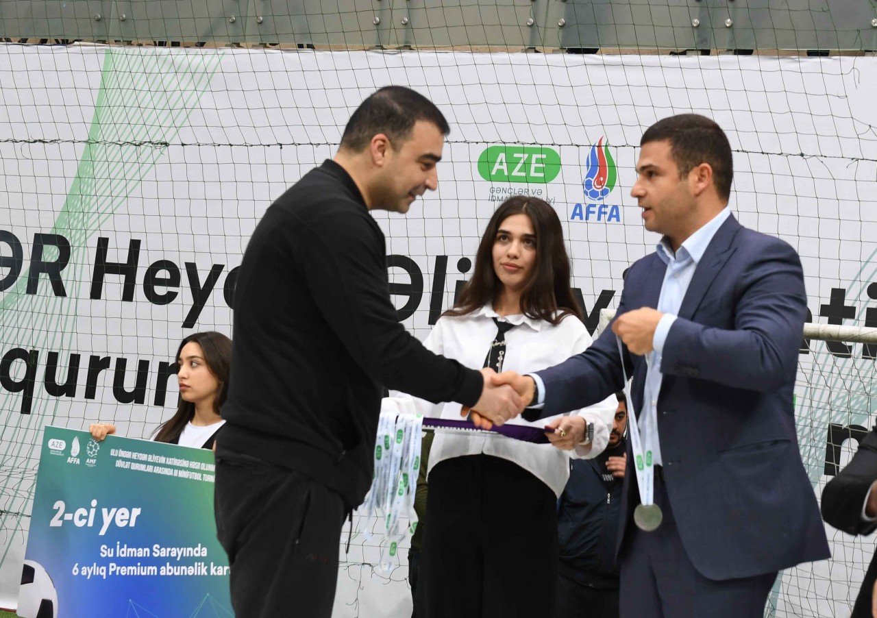 Dövlət Komitəsinin komandası gümüş medalla təltif edildi - FOTOLAR