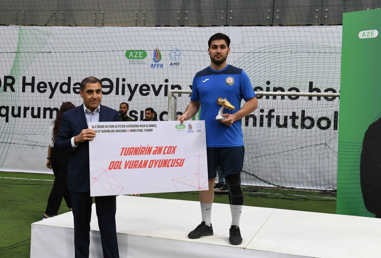 Dövlət Komitəsinin komandası gümüş medalla təltif edildi - FOTOLAR