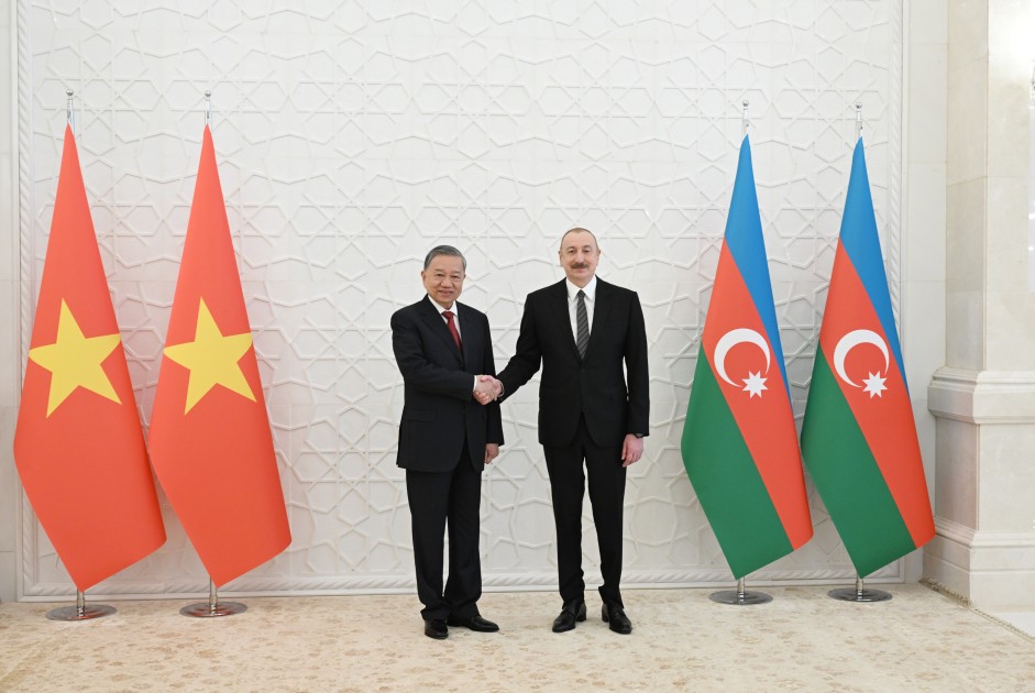 To Lamın rəsmi qarşılanma mərasimi oldu - FOTOLAR