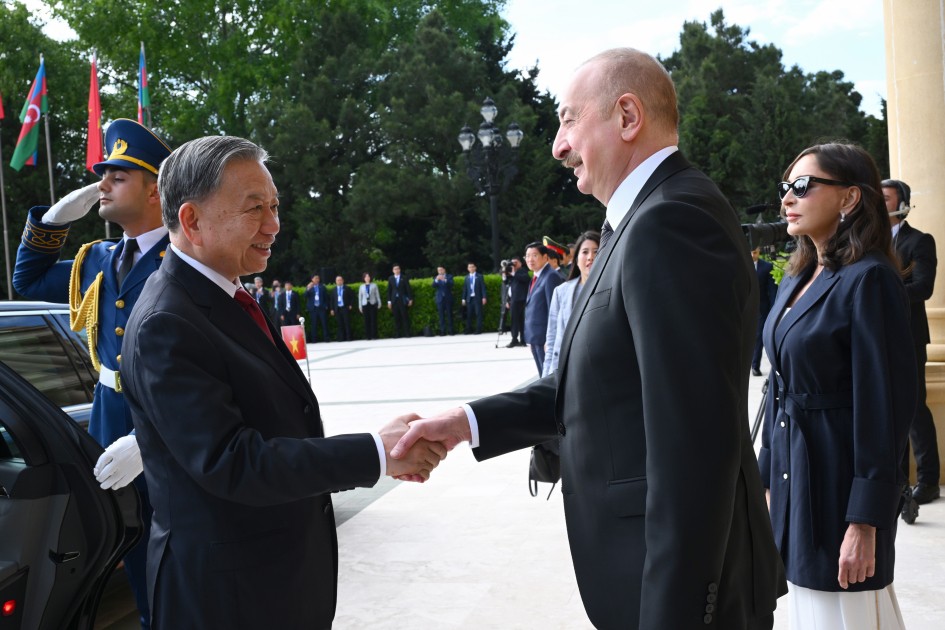 To Lamın rəsmi qarşılanma mərasimi oldu - FOTOLAR