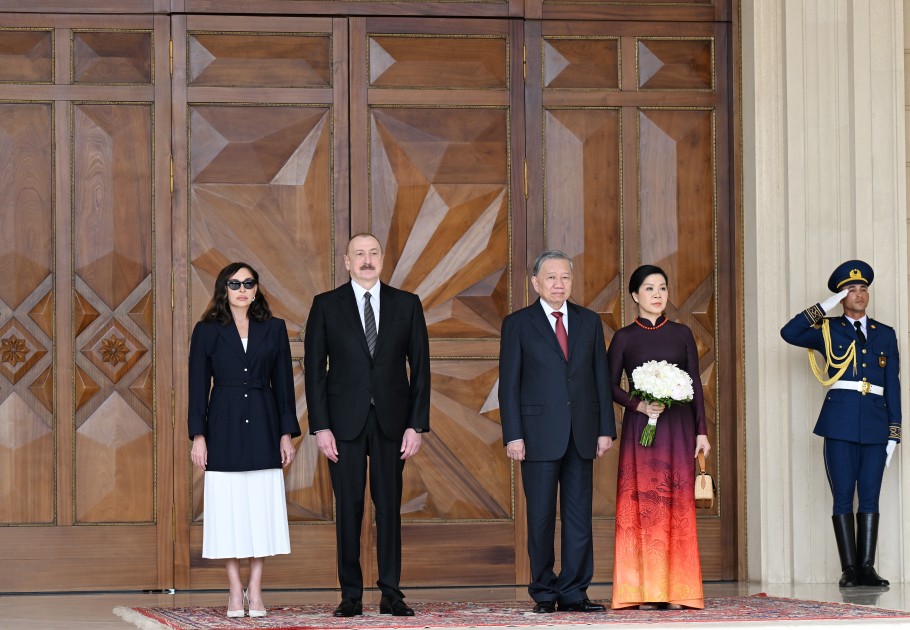 To Lamın rəsmi qarşılanma mərasimi oldu - FOTOLAR