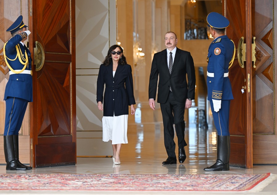 To Lamın rəsmi qarşılanma mərasimi oldu - FOTOLAR