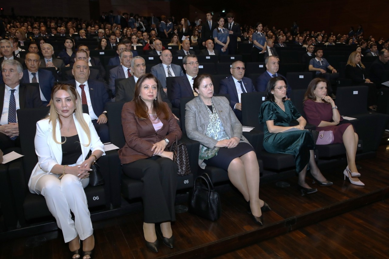 Həmkarlar İttifaqları Konfederasiyası "Sən elə bir zirvəsən" tədbiri təşkil edib - FOTOLAR