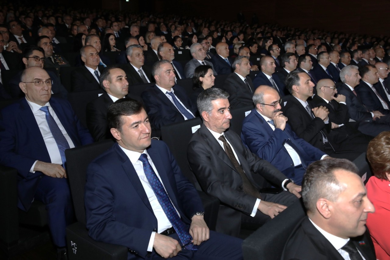 Həmkarlar İttifaqları Konfederasiyası "Sən elə bir zirvəsən" tədbiri təşkil edib - FOTOLAR