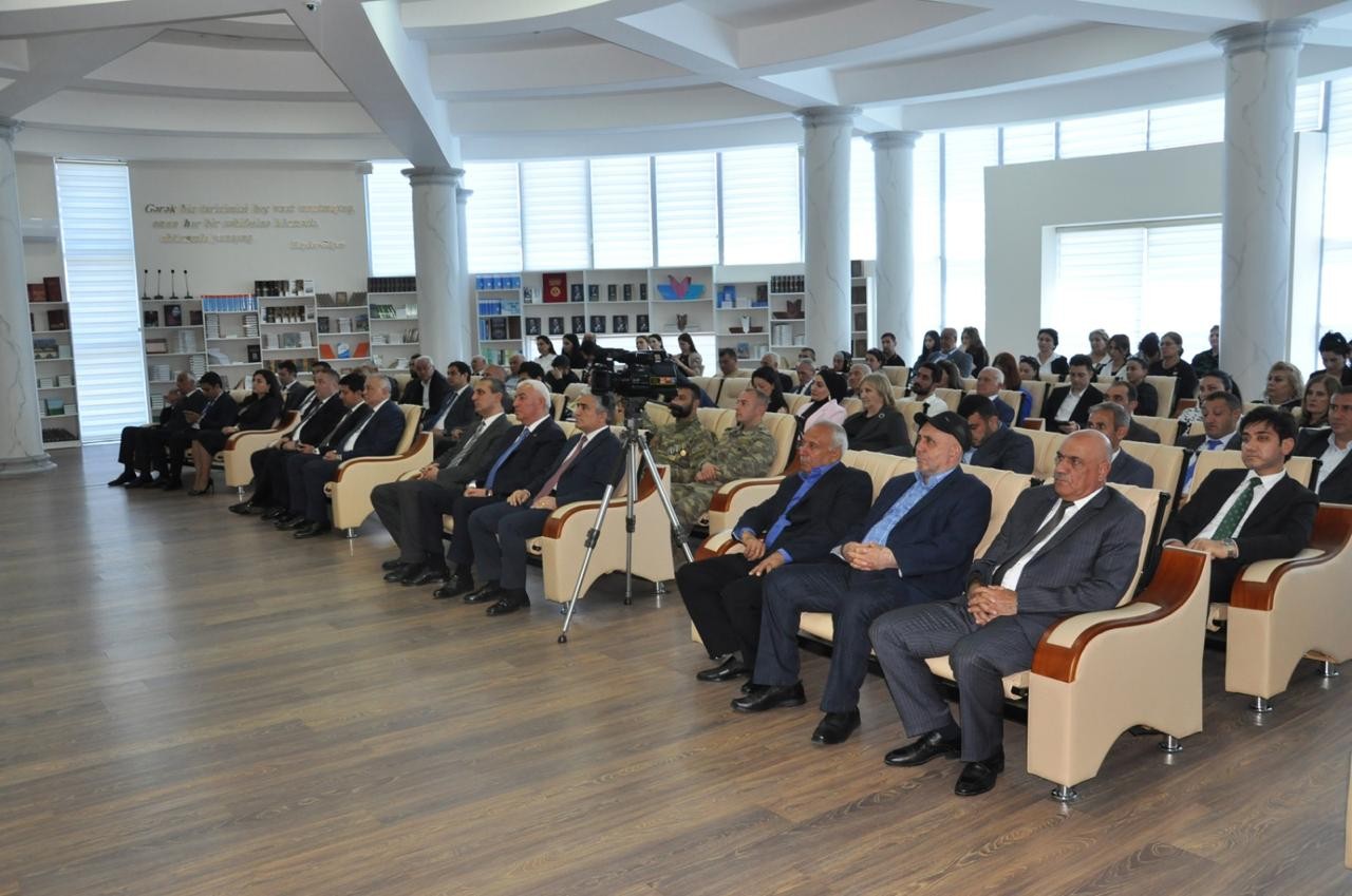 Pirallahıda ağacəkmə aksiyası və konfrans keçirilib - FOTOLAR