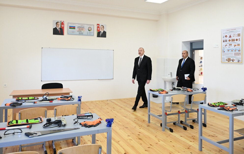 Prezident Kəngərlidəki işlərlə tanış oldu - FOTOLAR (YENİLƏNİB)