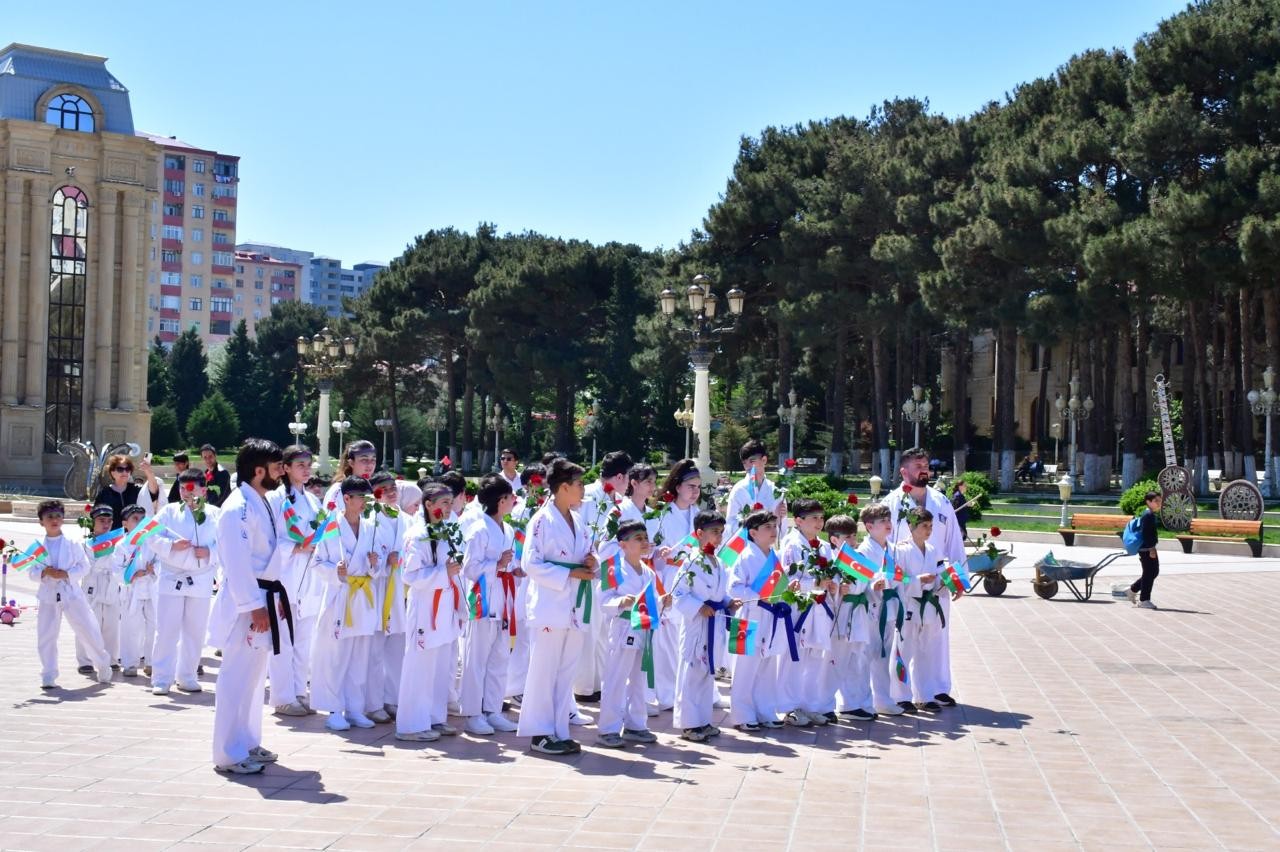 Abşeronda Heydər Əliyevin 102-ci il dönümü münasibətilə tədbirlər keçirilib - FOTOLAR
