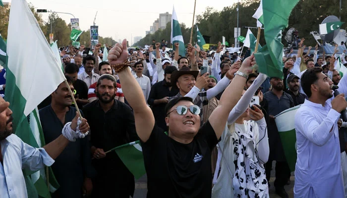 Pakistanlılar qələbə sevincini qeyd edirlər - FOTOLAR