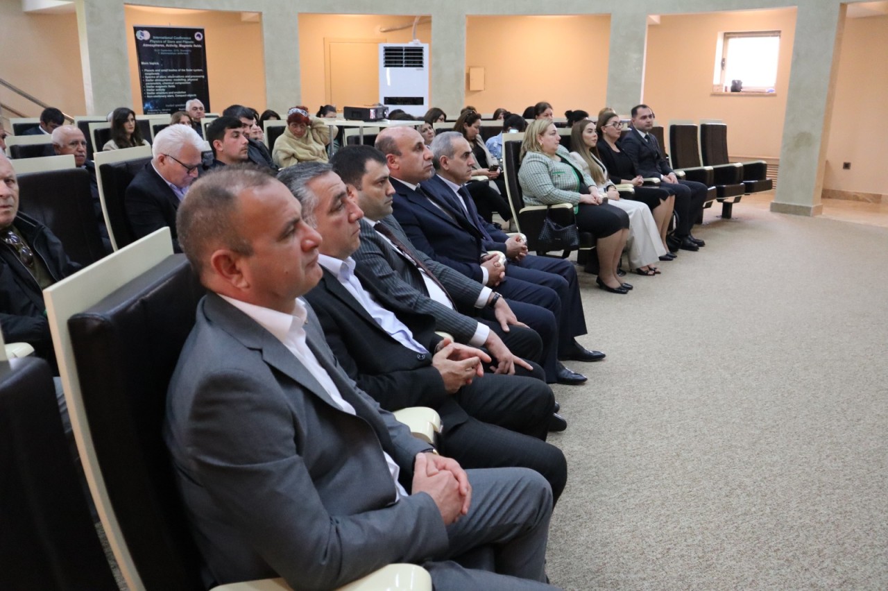 YAP Yasamal rayon təşkilatı Heydər Əliyevlə bağlı konfrans keçirib - FOTOLAR