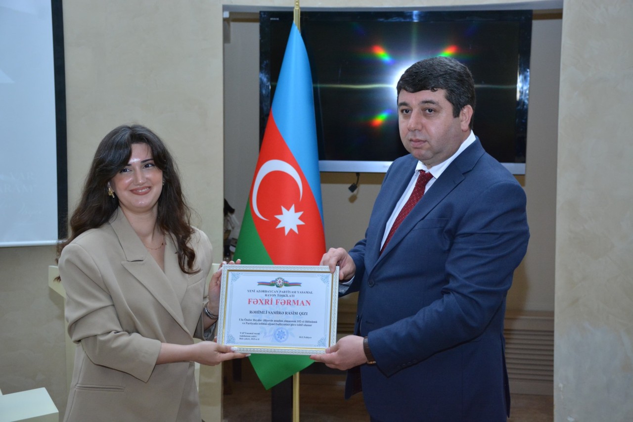 YAP Yasamal rayon təşkilatı Heydər Əliyevlə bağlı konfrans keçirib - FOTOLAR