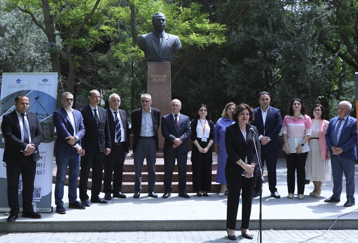 AzMİU-da “Gələcəyin Qurucuları” layihəsinə start verilib - FOTOLAR