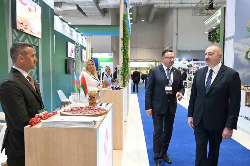 İlham Əliyev Bakı Ekspo Mərkəzində sərgilərlə tanış oldu - YENİLƏNİB (FOTOLAR)