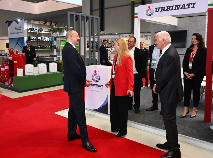 İlham Əliyev Bakı Ekspo Mərkəzində sərgilərlə tanış oldu - YENİLƏNİB (FOTOLAR)