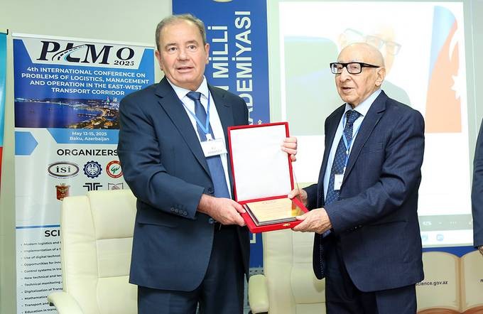 Akademik Telman Əliyevin 90 illik yubileyi beynəlxalq konfransın açılış mərasimində qeyd olunub - FOTOLAR
