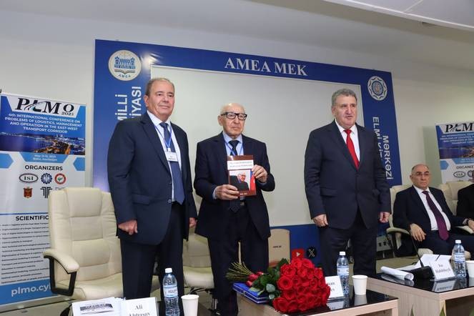 Akademik Telman Əliyevin 90 illik yubileyi beynəlxalq konfransın açılış mərasimində qeyd olunub - FOTOLAR