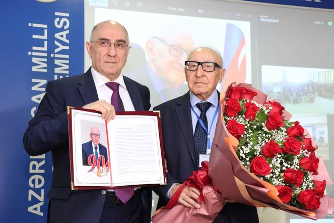 Akademik Telman Əliyevin 90 illik yubileyi beynəlxalq konfransın açılış mərasimində qeyd olunub - FOTOLAR
