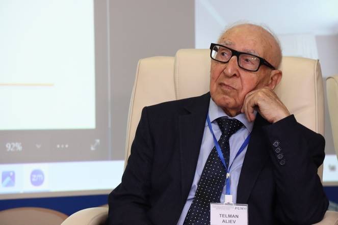 Akademik Telman Əliyevin 90 illik yubileyi beynəlxalq konfransın açılış mərasimində qeyd olunub - FOTOLAR