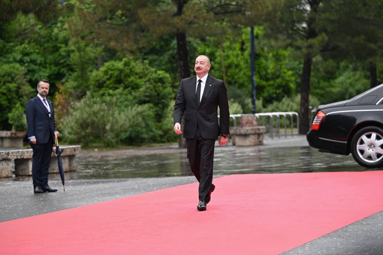 İlham Əliyev Zirvə toplantısında - VİDEO+FOTOLAR (YENİLƏNİB)