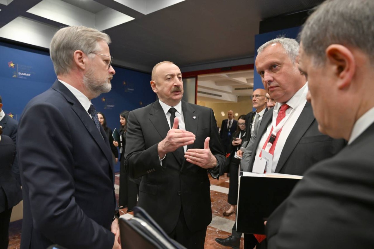 İlham Əliyev Zirvə toplantısında - VİDEO+FOTOLAR (YENİLƏNİB)