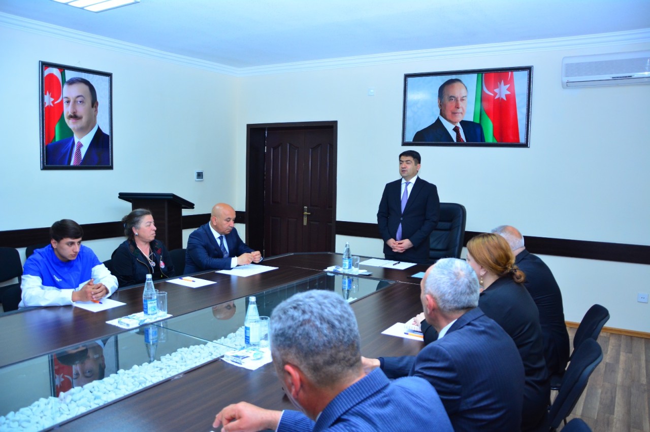 Seymur Orucov dünya çempionunu təltif etdi - FOTOLAR