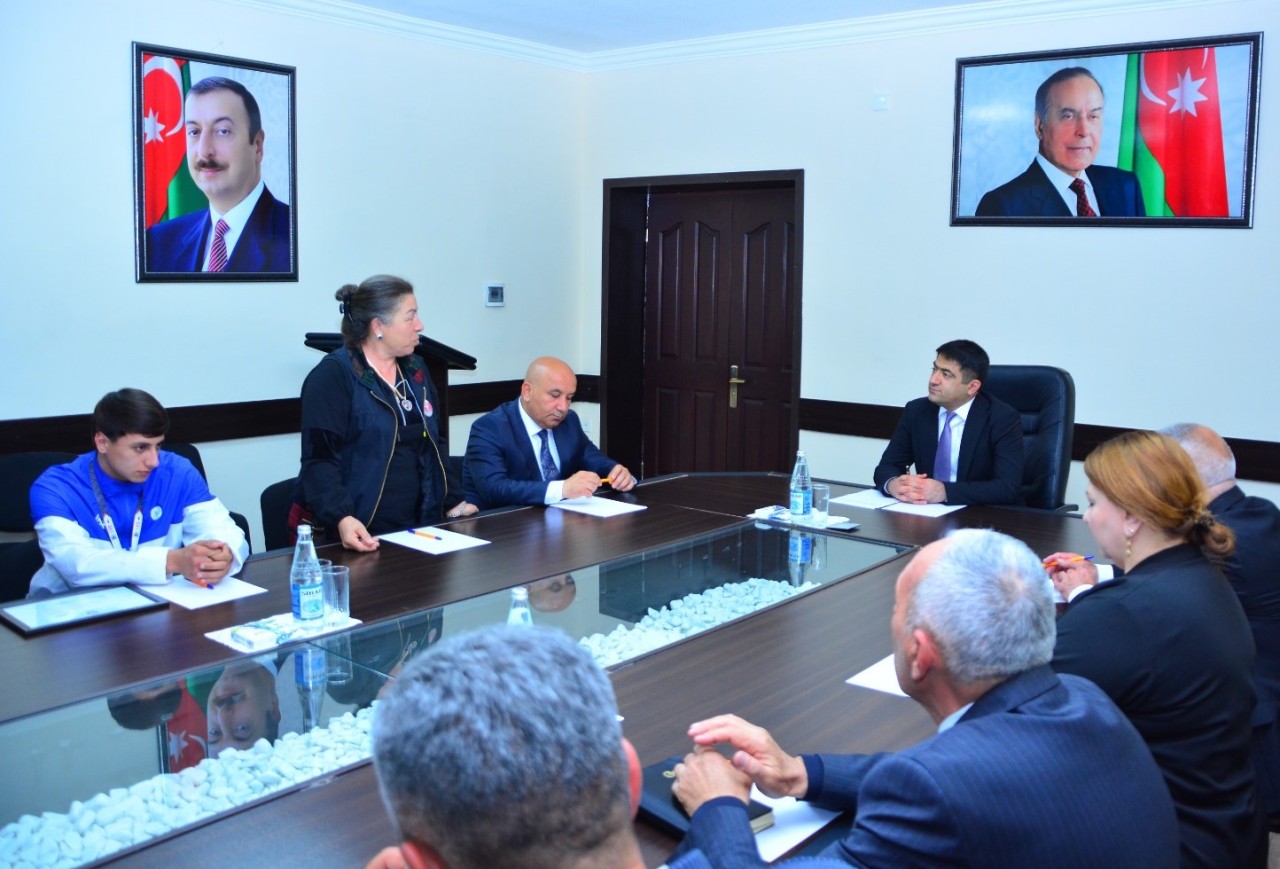 Seymur Orucov dünya çempionunu təltif etdi - FOTOLAR