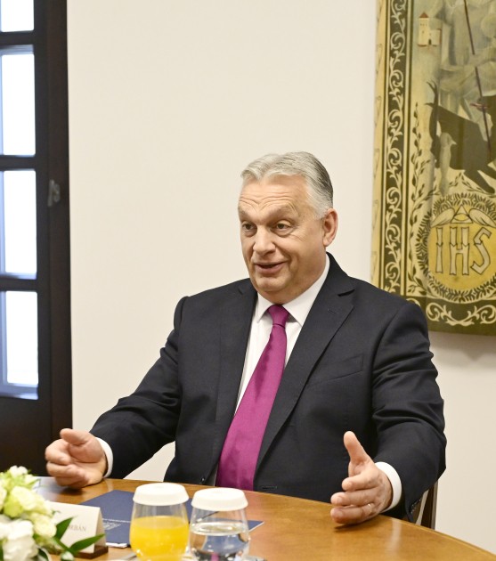 İlham Əliyevin Orbanla məhdud tərkibdə görüşü oldu - FOTOLAR