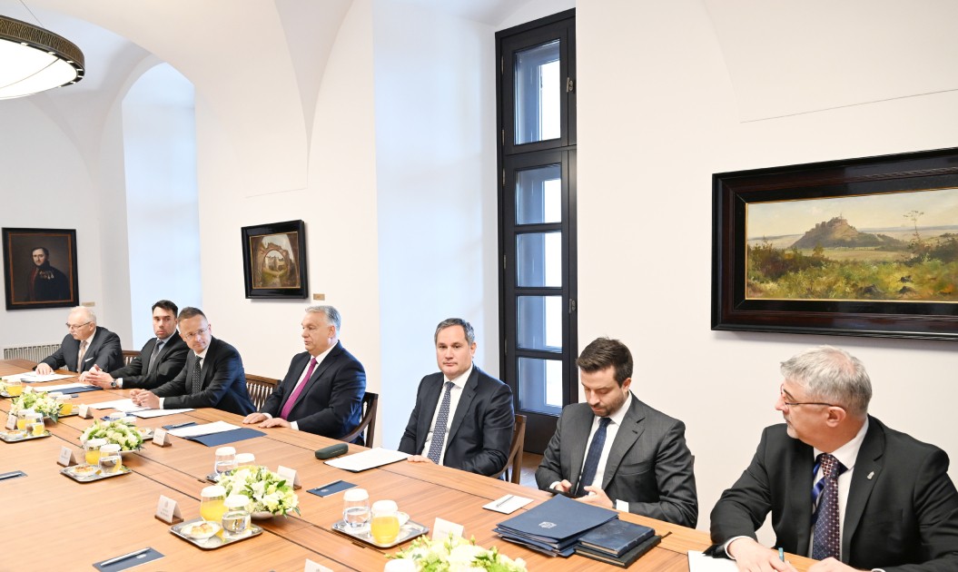 Prezidetin Macarıstanın Baş naziri ilə geniş tərkibdə görüşü oldu - FOTOLAR (YENİLƏNİB)