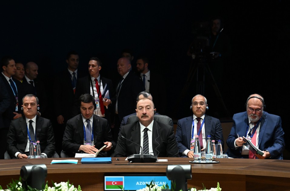 İlham Əliyev Budapeştdə TDT-nin qeyri-rəsmi iclasında - FOTOLAR (YENİLƏNİB)