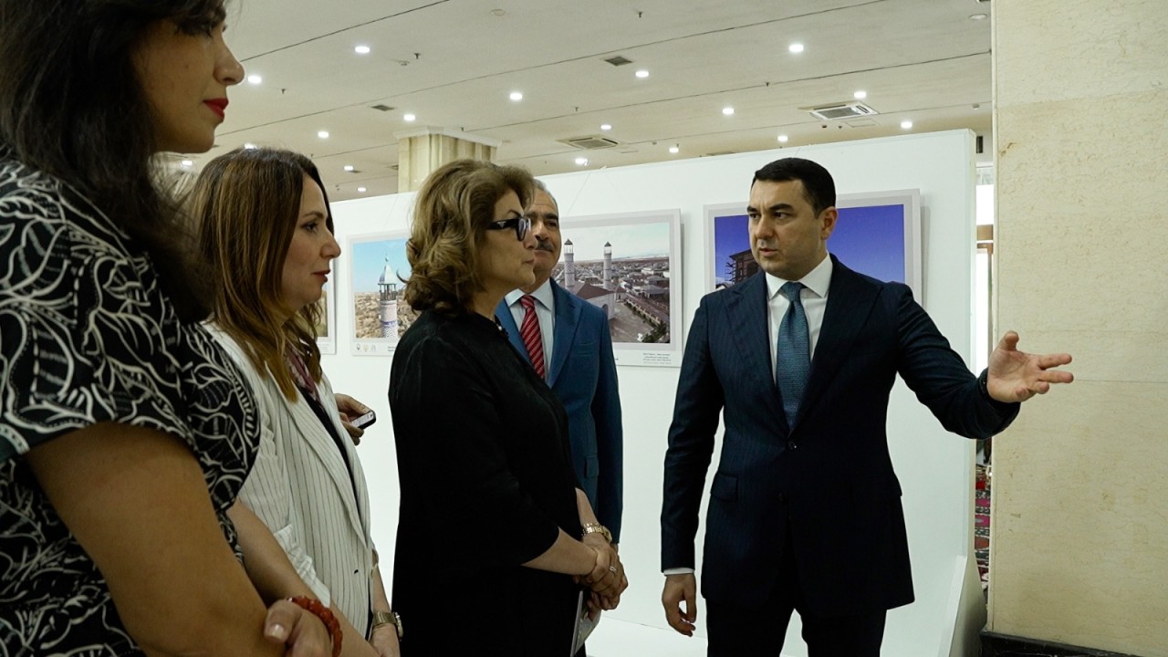 Nazir Düşənbədə sərginin açılışında iştirak edib - FOTOLAR