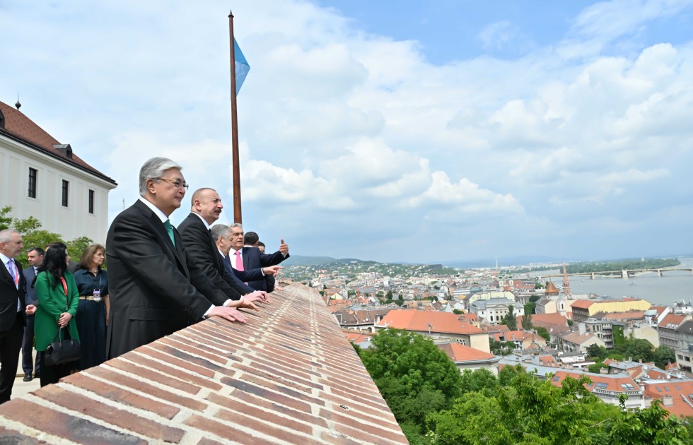 İlham Əliyev dövlət və hökumət başçıları üçün verilən rəsmi lançda - FOTOLAR