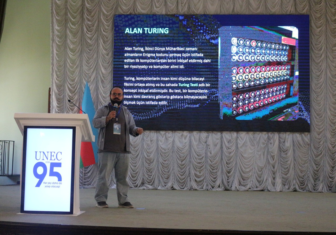 UNEC-də innovativ forum keçirilib - FOTOLAR