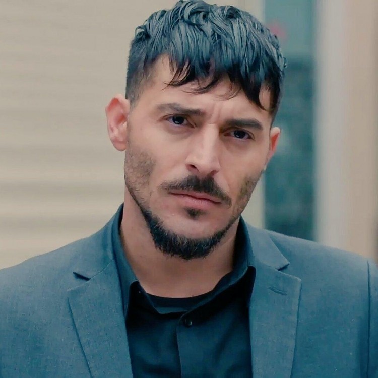 "Gaddar"ın aktyoru Çağatayın serialında - FOTO