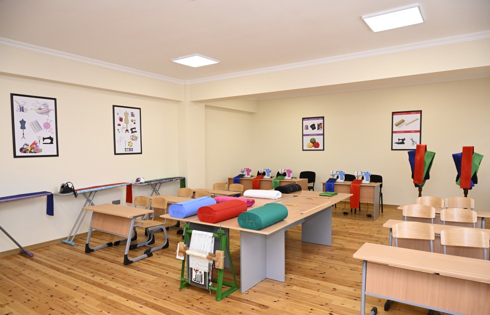 Prezident “Talıstan” liseyinin açılışında - FOTOLAR (YENİLƏNİB)