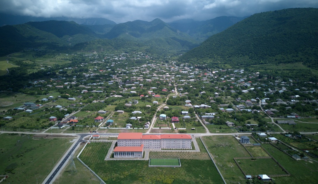 Prezident “Talıstan” liseyinin açılışında - FOTOLAR (YENİLƏNİB)