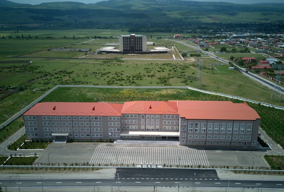 Prezident “Talıstan” liseyinin açılışında - FOTOLAR (YENİLƏNİB)