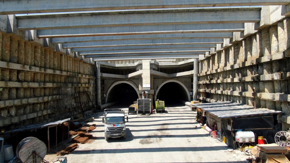 İlham Əliyev Muğanlı-İsmayıllı-Qəbələ yolundakı işlərlə tanış oldu - VİDEO