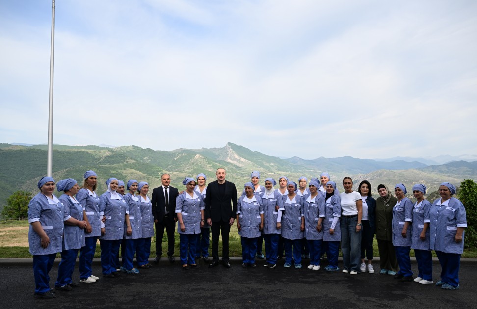 İlham Əliyev Laçında iki fabrikin açılışını etdi - FOTOLAR (YENİLƏNİB)