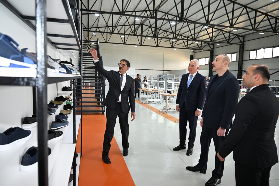 İlham Əliyev Laçında iki fabrikin açılışını etdi - FOTOLAR (YENİLƏNİB)
