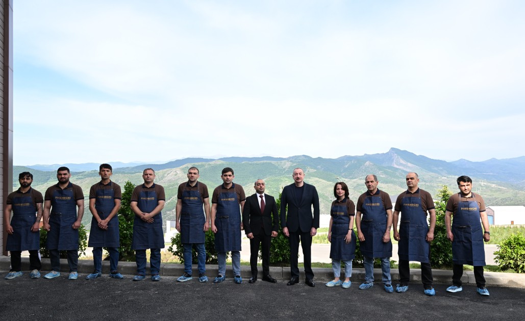 İlham Əliyev Laçında iki fabrikin açılışını etdi - FOTOLAR (YENİLƏNİB)