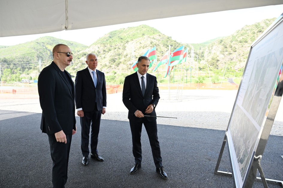 İlham Əliyev Laçın kanat yolunun təməlini qoydu - FOTOLAR